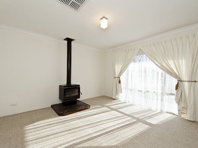 15 Golden Crescent, High Wycombe WA 6057