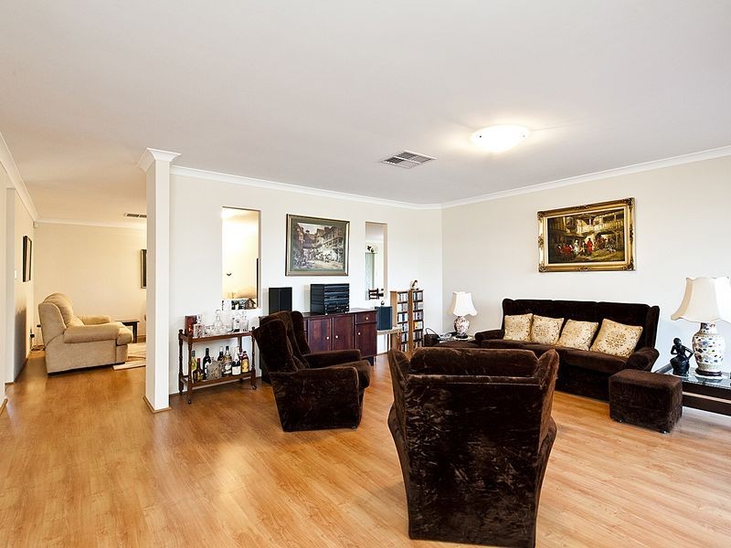 27 Benson Way, High Wycombe WA 6057