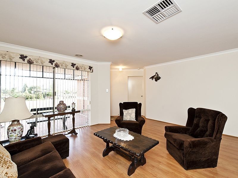 27 Benson Way, High Wycombe WA 6057