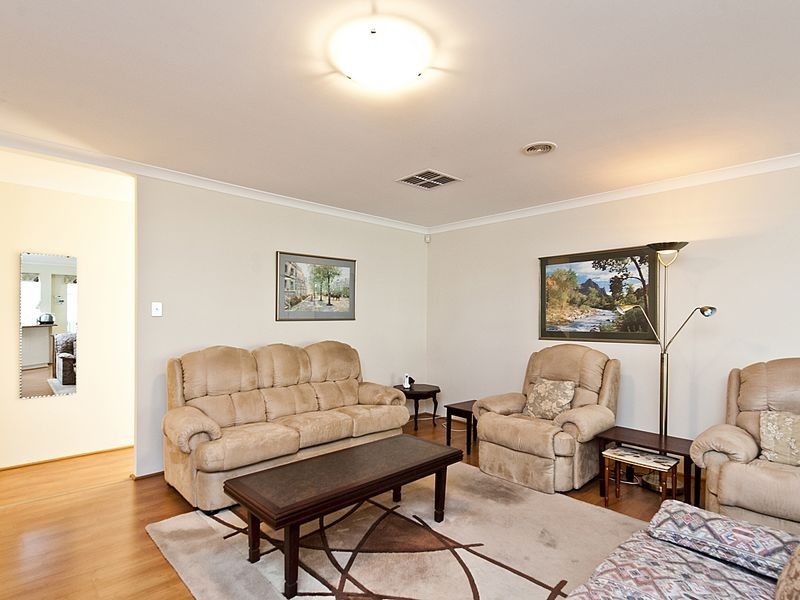 27 Benson Way, High Wycombe WA 6057