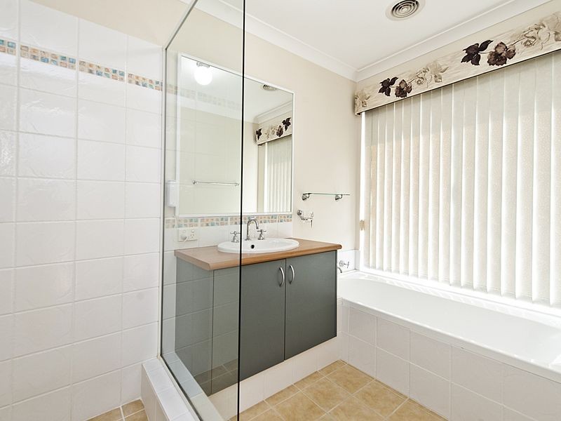 27 Benson Way, High Wycombe WA 6057