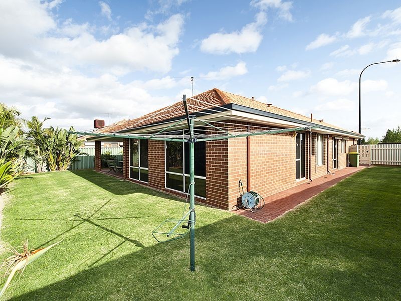 27 Benson Way, High Wycombe WA 6057