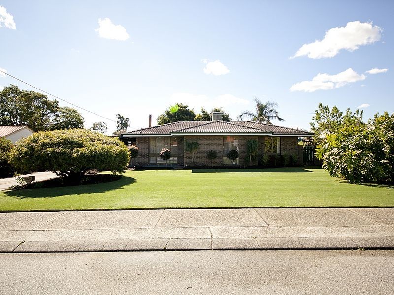 66 Pavetta Cres, Forrestfield WA 6058