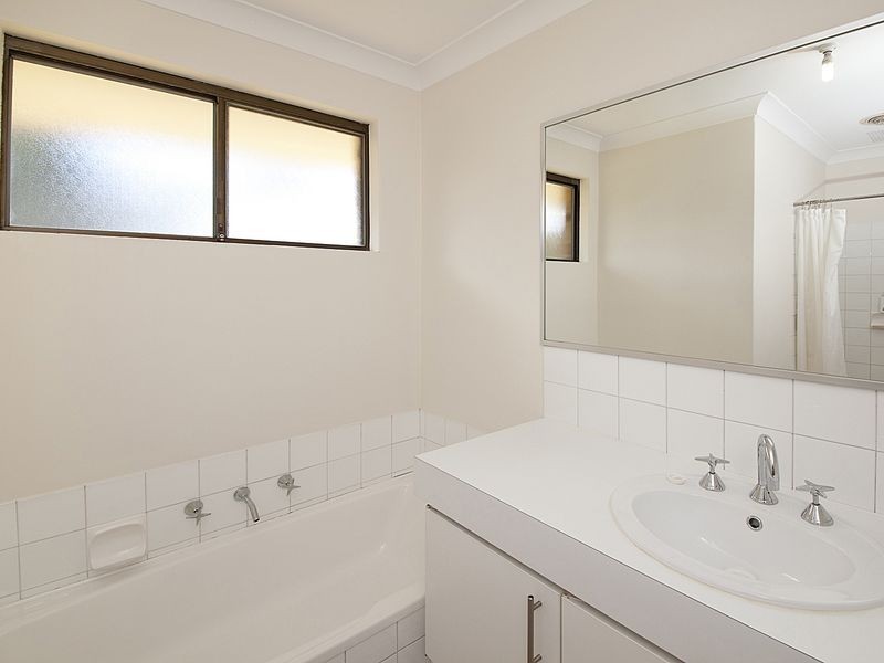 66 Pavetta Cres, Forrestfield WA 6058