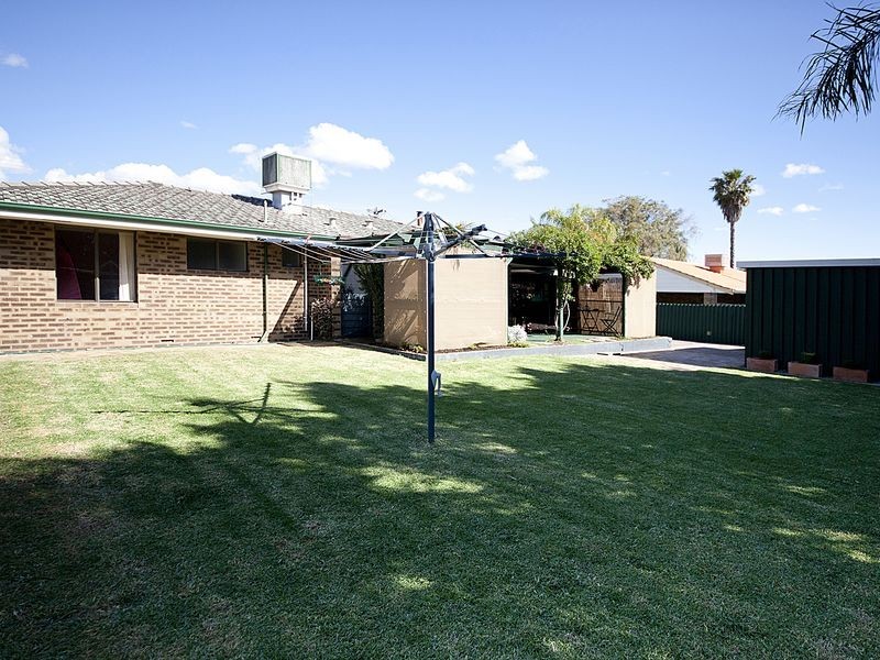 66 Pavetta Cres, Forrestfield WA 6058