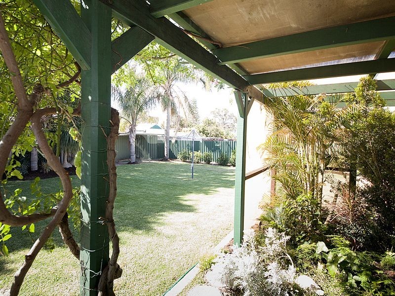 66 Pavetta Cres, Forrestfield WA 6058