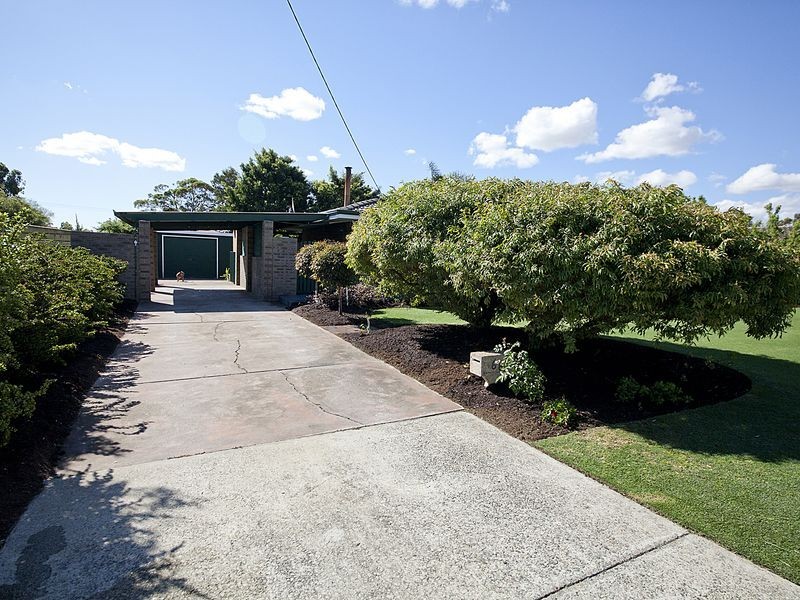 66 Pavetta Cres, Forrestfield WA 6058