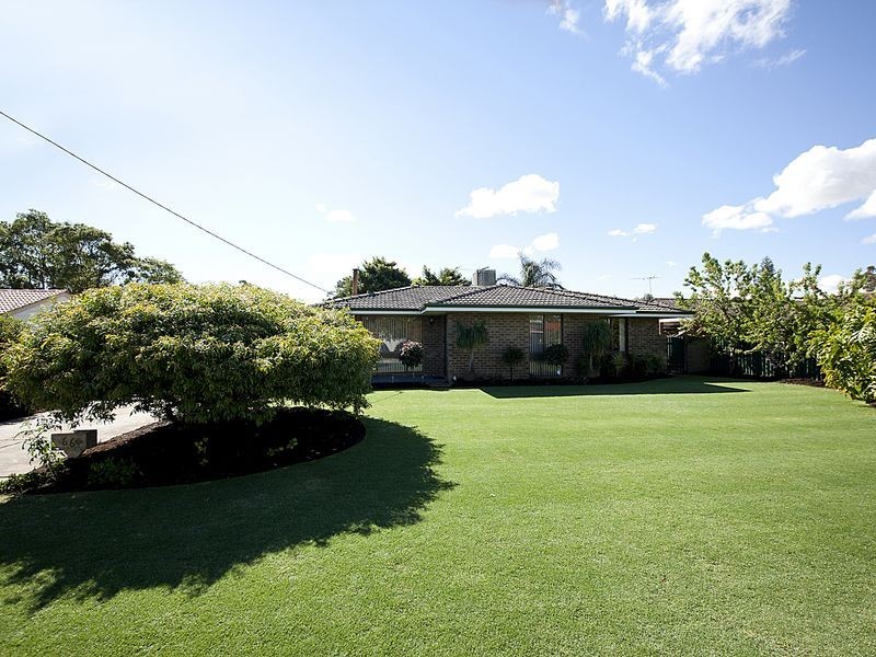66 Pavetta Cres, Forrestfield WA 6058