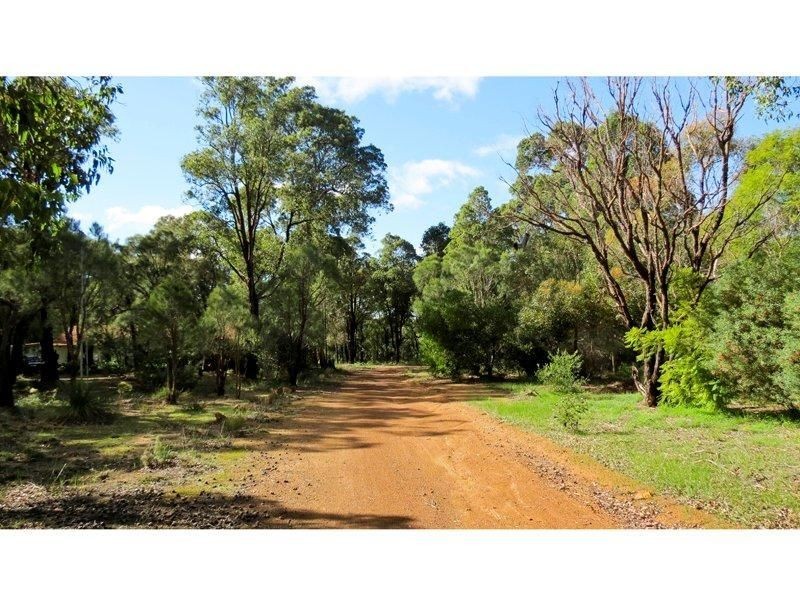 25 Gladstone Road, Kalamunda WA 6076