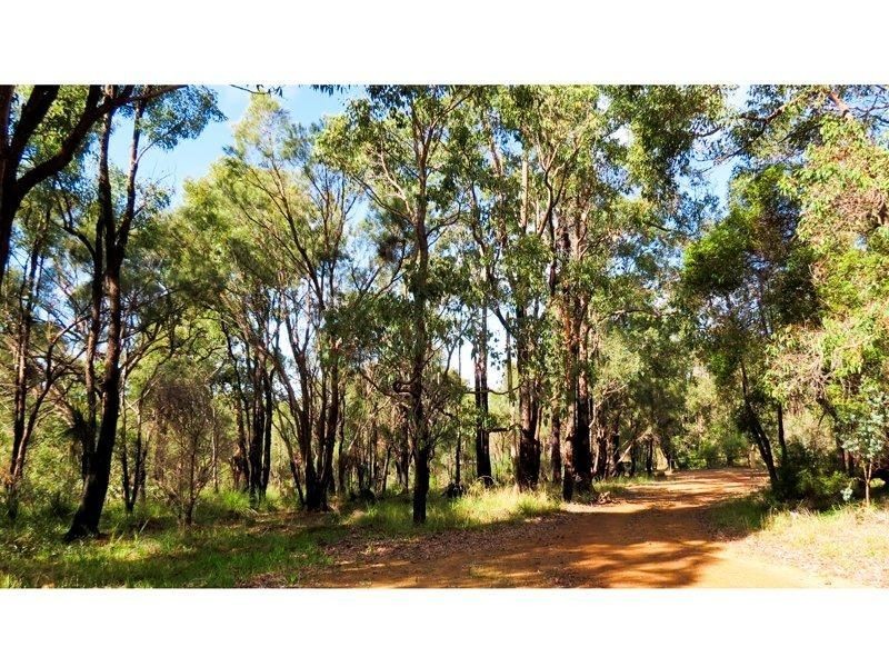 25 Gladstone Road, Kalamunda WA 6076