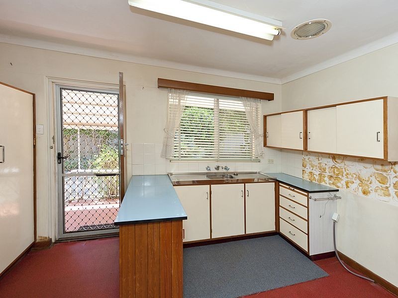 3 Manooka Way, Kalamunda WA 6076