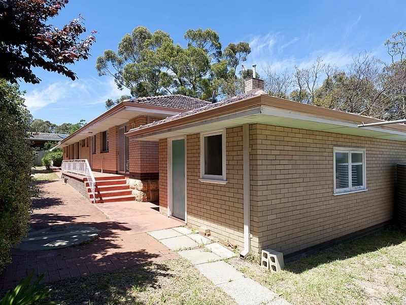 3 Manooka Way, Kalamunda WA 6076