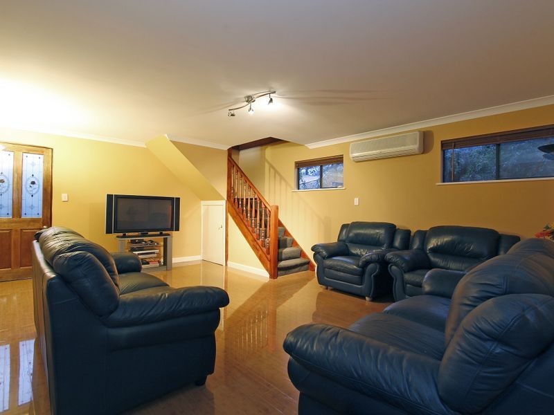 20 Francis Road, Kalamunda WA 6076