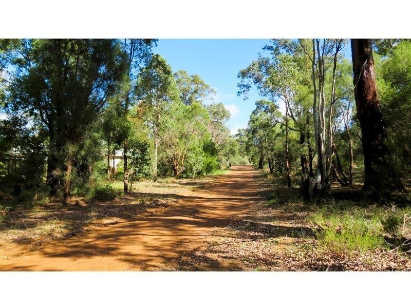 25 Gladstone Road, Kalamunda WA 6076