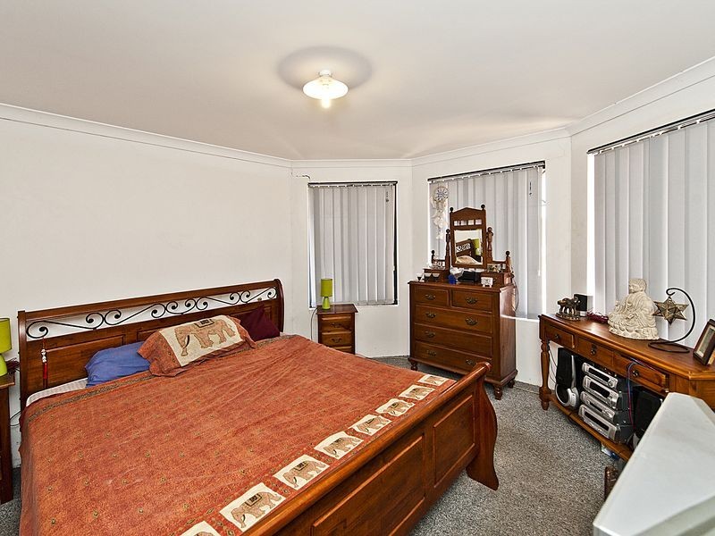 71 Fennell Crescent, Wattle Grove WA 6107