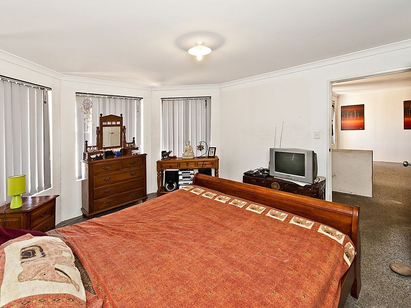 71 Fennell Crescent, Wattle Grove WA 6107