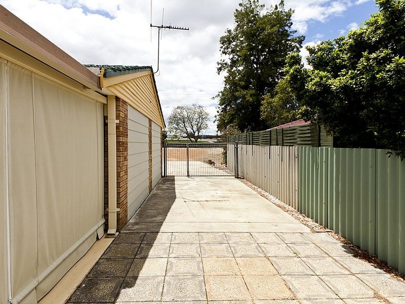 70 Berkshire Road, Forrestfield WA 6058