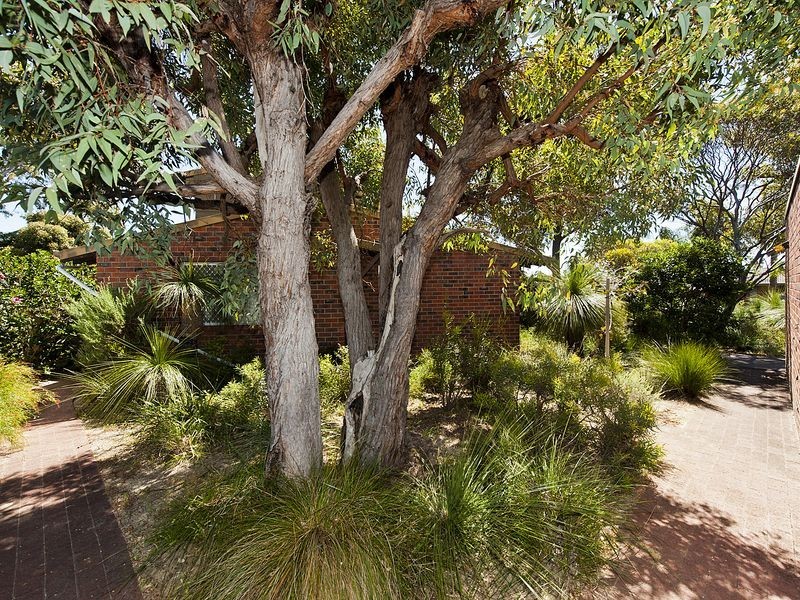 2 Beaufortia street, Forrestfield WA 6058