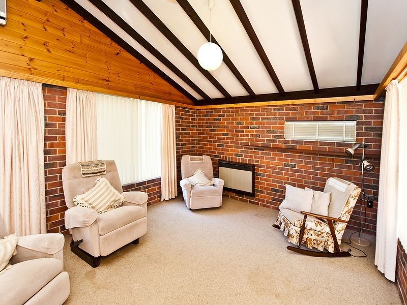 2 Beaufortia street, Forrestfield WA 6058