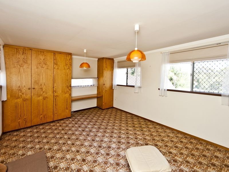 2 Beaufortia street, Forrestfield WA 6058