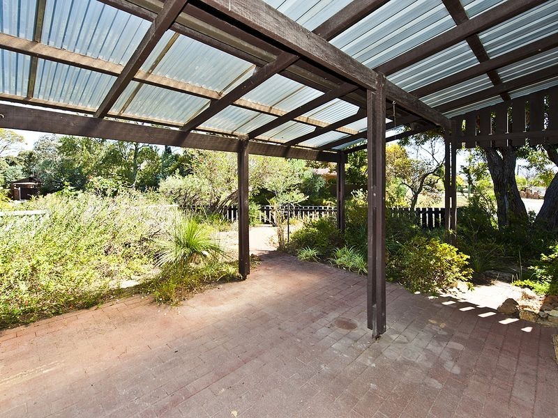 2 Beaufortia street, Forrestfield WA 6058