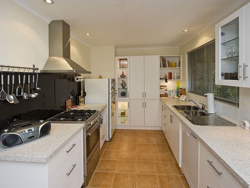 17 Barwon Street, Lesmurdie WA 6076