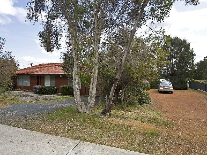 17 Barwon Street, Lesmurdie WA 6076