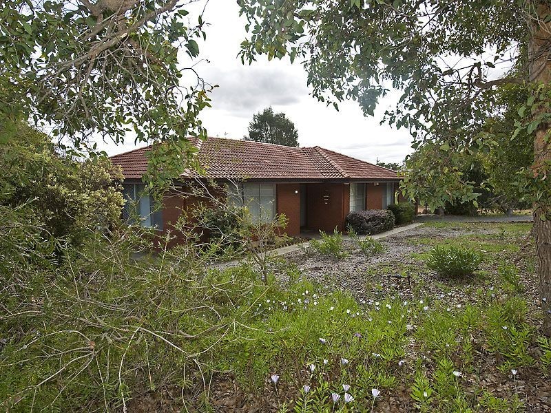17 Barwon Street, Lesmurdie WA 6076