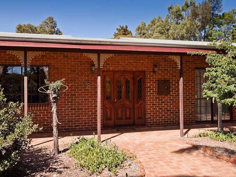 118 Midland Road, Maida Vale WA 6057