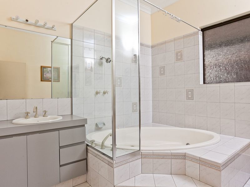 118 Midland Road, Maida Vale WA 6057