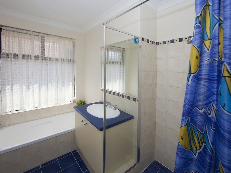 52 Buttercup Cres, High Wycombe WA 6057
