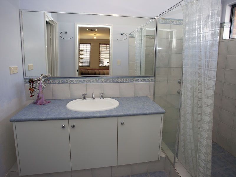 52 Buttercup Cres, High Wycombe WA 6057