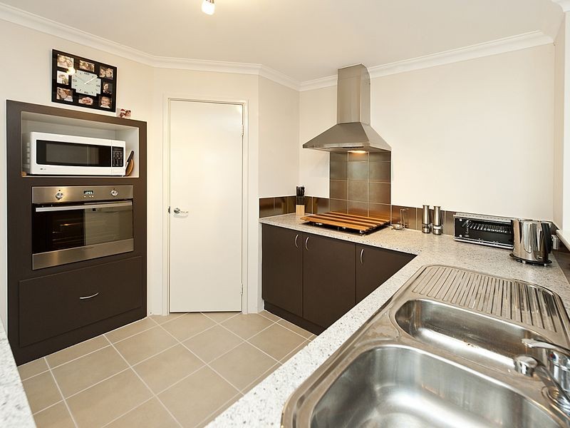 2/44 Range View Road, High Wycombe WA 6057