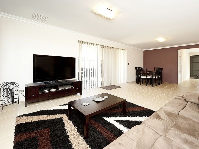 2/44 Range View Road, High Wycombe WA 6057