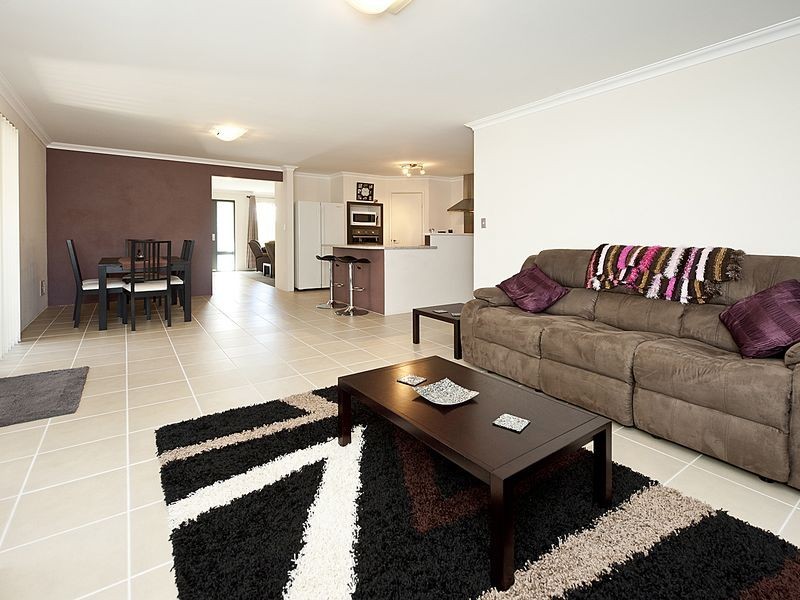 2/44 Range View Road, High Wycombe WA 6057