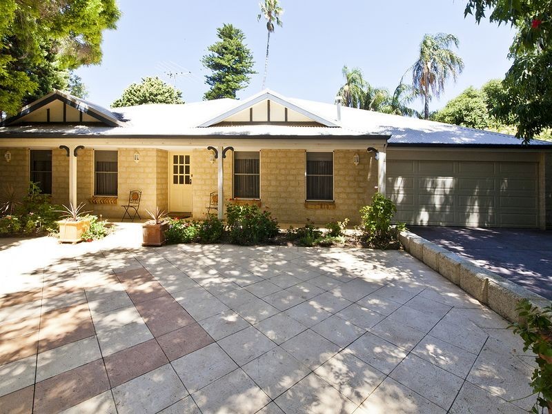 3 Pinebrook Gardens, Forrestfield WA 6058