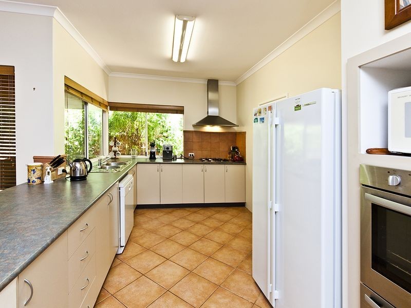 3 Pinebrook Gardens, Forrestfield WA 6058