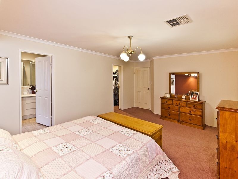 3 Pinebrook Gardens, Forrestfield WA 6058