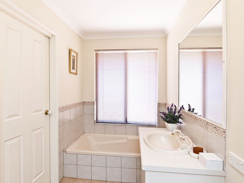 3 Pinebrook Gardens, Forrestfield WA 6058