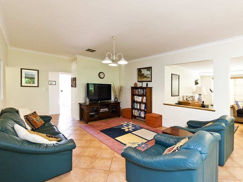 3 Pinebrook Gardens, Forrestfield WA 6058