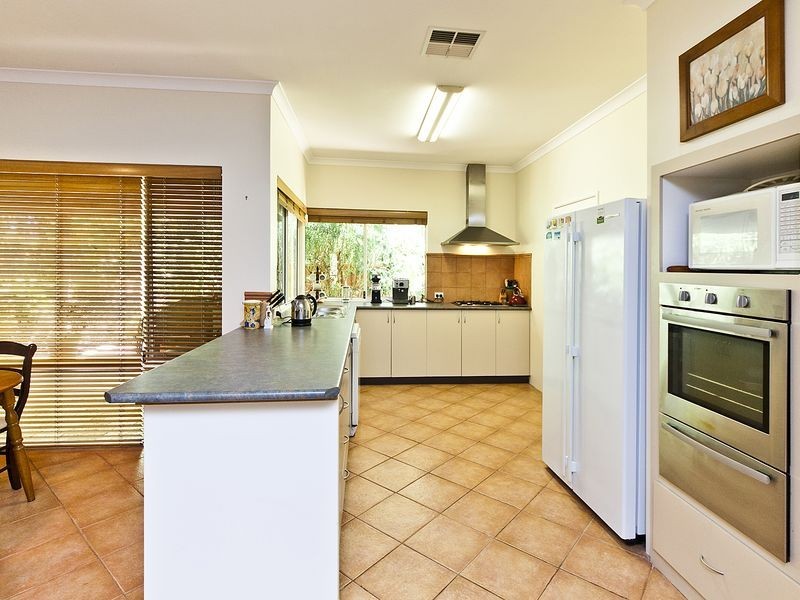 3 Pinebrook Gardens, Forrestfield WA 6058