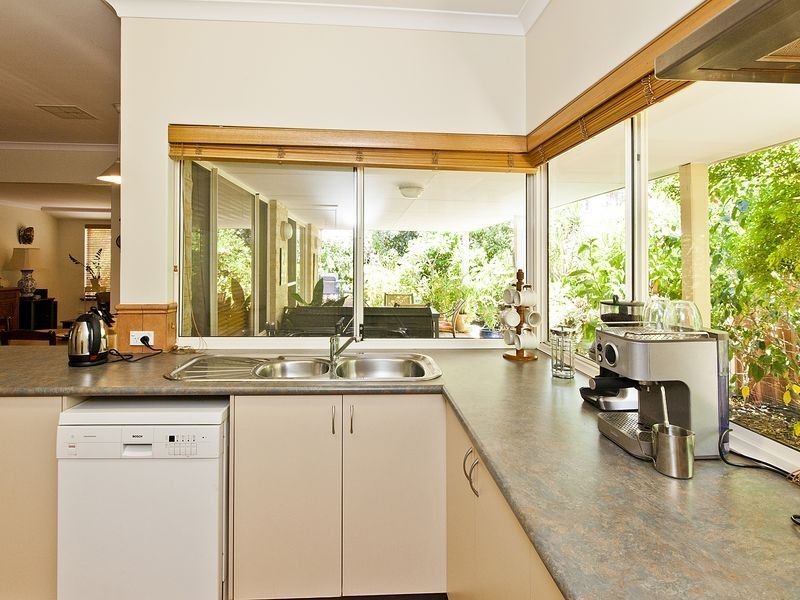 3 Pinebrook Gardens, Forrestfield WA 6058