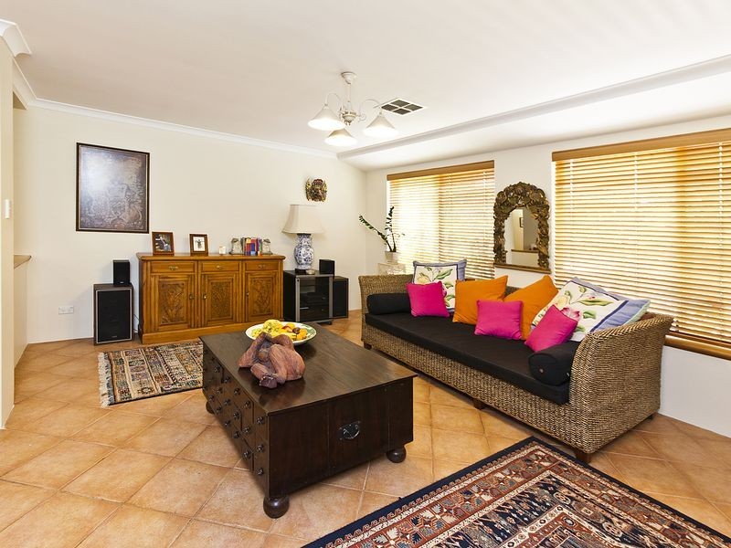 3 Pinebrook Gardens, Forrestfield WA 6058