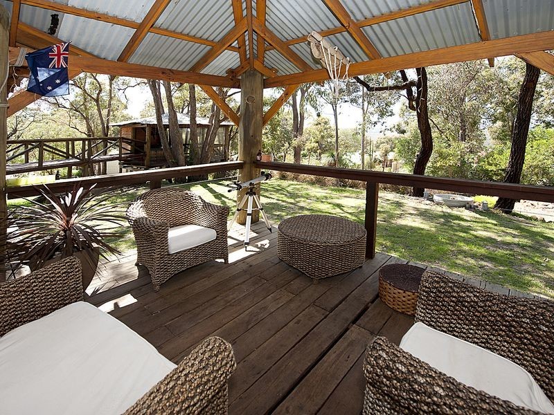 28 Valley Road, Kalamunda WA 6076