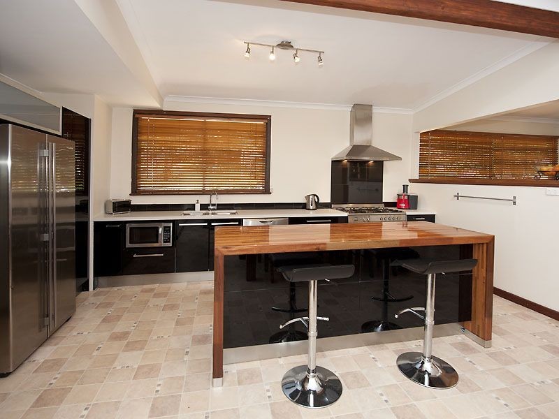 28 Valley Road, Kalamunda WA 6076