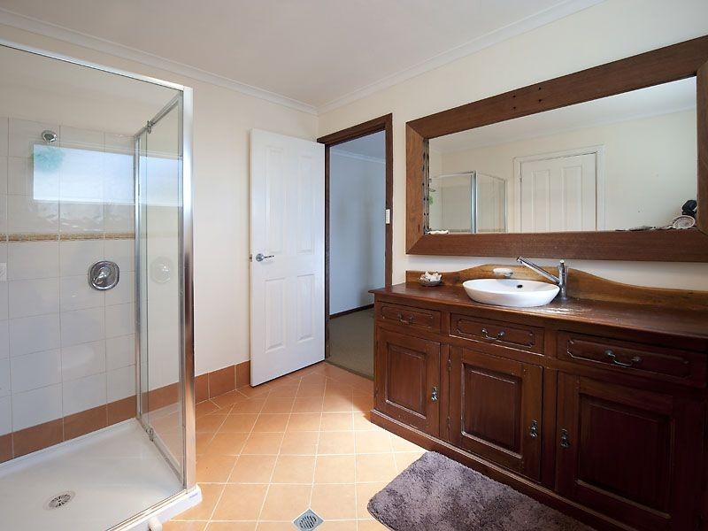 28 Valley Road, Kalamunda WA 6076