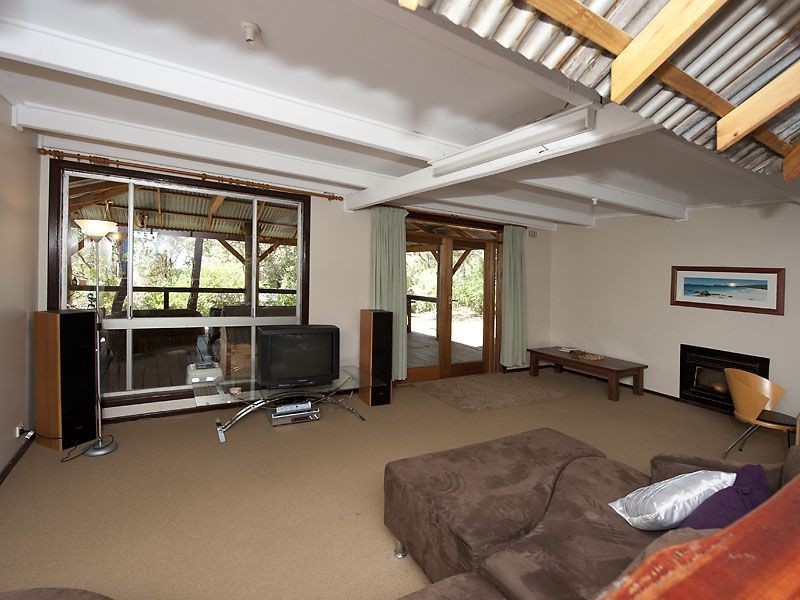 28 Valley Road, Kalamunda WA 6076