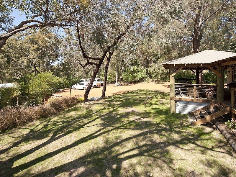 28 Valley Road, Kalamunda WA 6076