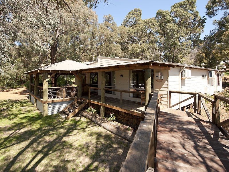 28 Valley Road, Kalamunda WA 6076