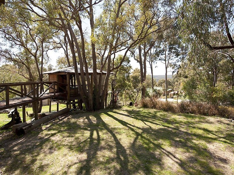 28 Valley Road, Kalamunda WA 6076